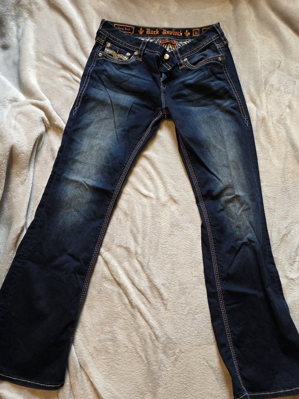 Rock Revival Women’s Dark Blue Embellished Back Pocket Jeans Like New - Picture 6 of 8